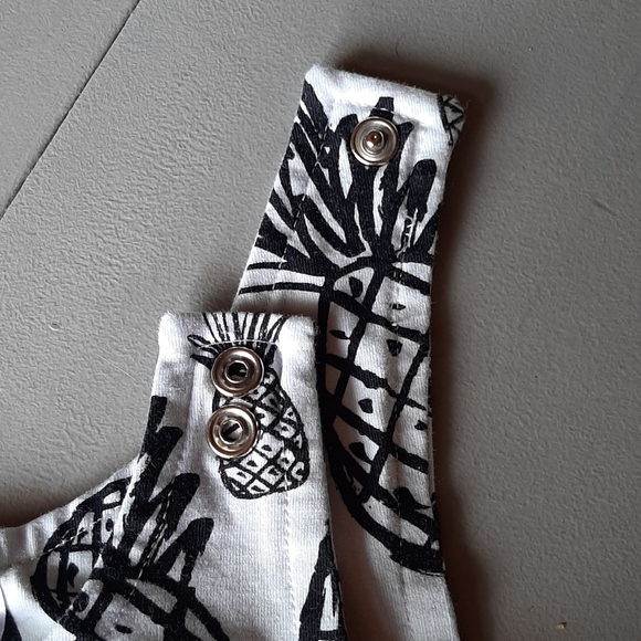 Kids Romper - Picture 2 of 4